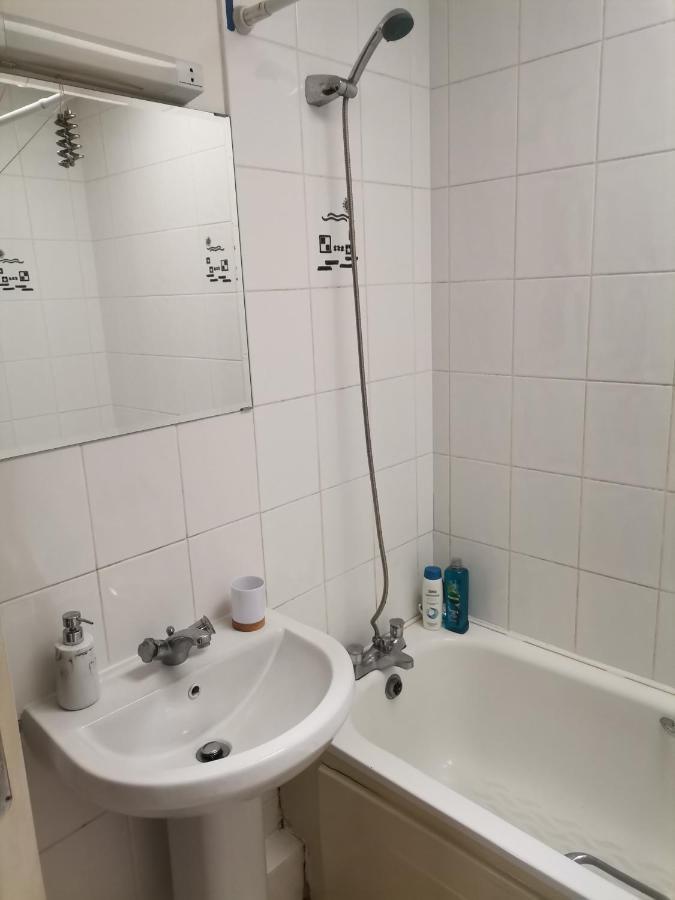 Bright And Cozy Room With Double Bed, Private Bathroom Not Ensuite, Breakfast To Go Dublin Exterior foto